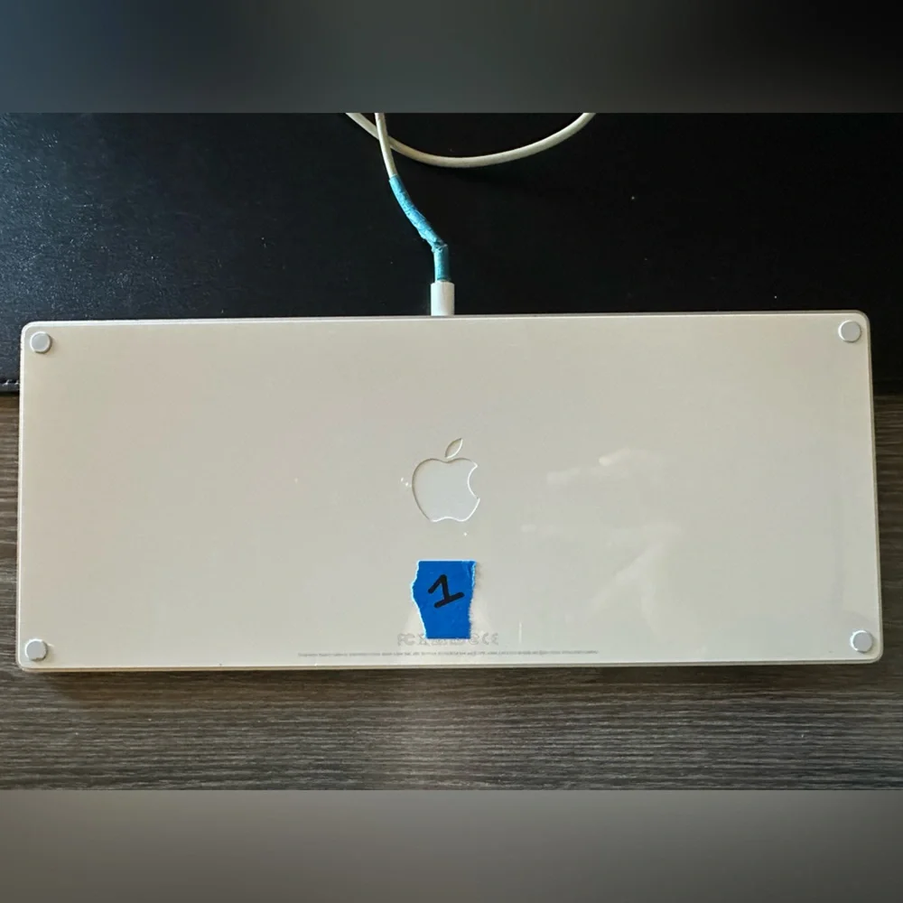 Magic Keyboard 1 - Picture 2 of 3